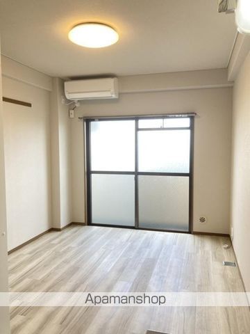 京王井の頭線 久我山駅 徒歩8分 3階建 築41年の居間写真