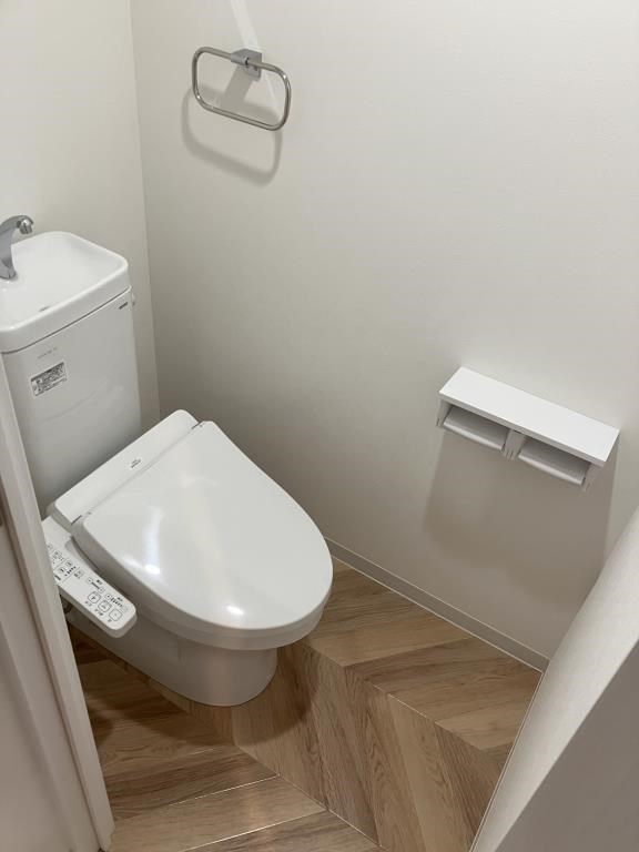 地下鉄七隈線 薬院大通駅 徒歩7分 10階建 築3年のトイレ写真
