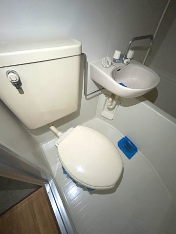 地下鉄名城線 矢場町駅 徒歩5分 10階建 築53年のトイレ写真