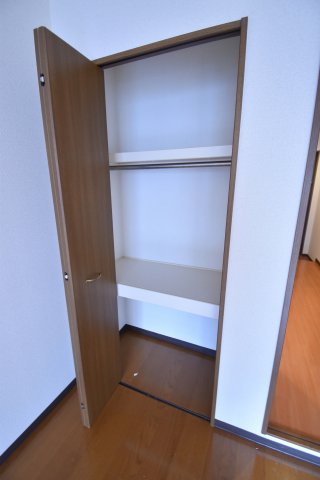 ロイヤルクイーンズパーク江坂の内装写真