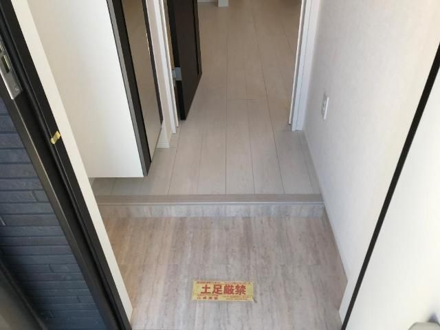 京王線 長沼駅 徒歩20分 2階建 築4年の玄関写真