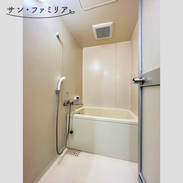 ＪＲ東海道本線 二川駅 徒歩12分 3階建 築32年の風呂写真
