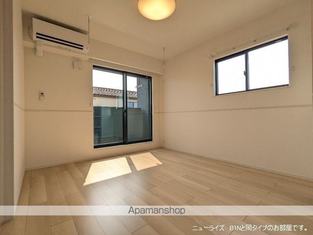 アーバンクレストールの居間写真