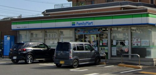 コンビニ　ファミリーマート 秀栄多摩ニュータウン通り店（コンビニ）まで427m