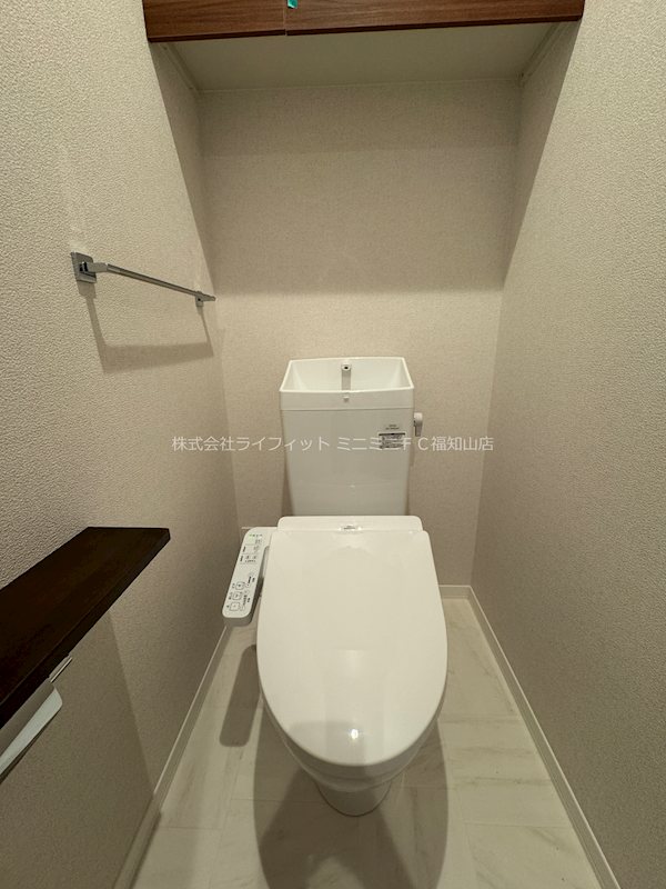 トイレ　※同間取り別部屋の写真です