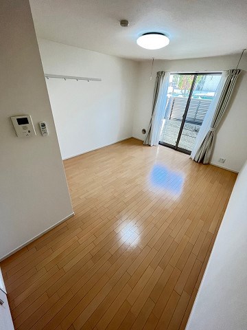 スマートコート西宮の居間写真