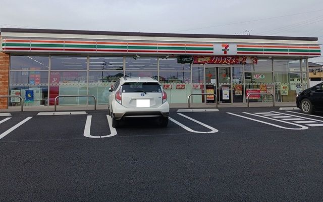 コンビニ　セブンイレブン（コンビニ）まで1100m