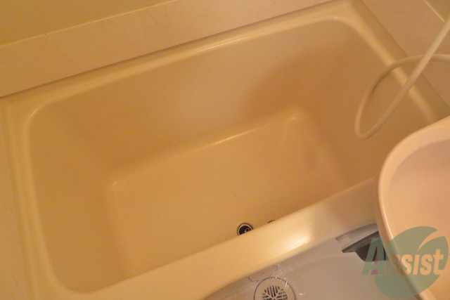 バス・シャワールーム　お風呂もこの大きさならゆっくり入れそうですね