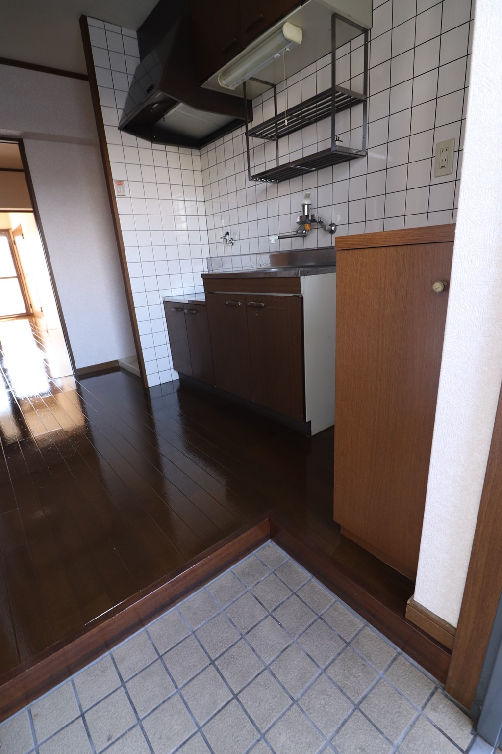 玄関　コンパクトなシューズボックス