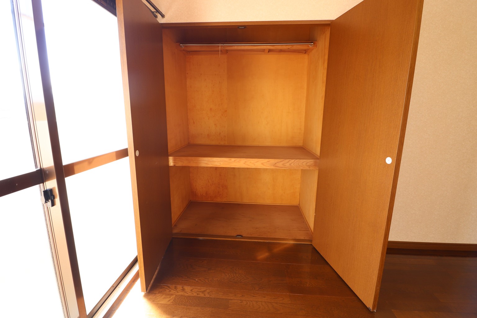 収納　ハンガーポール付きのクローゼット