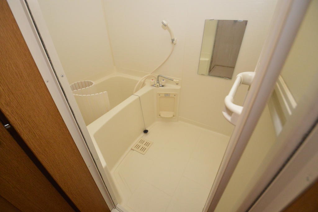 バス・シャワールーム　（参考）他室の写真を使用しています。現況優先となります。