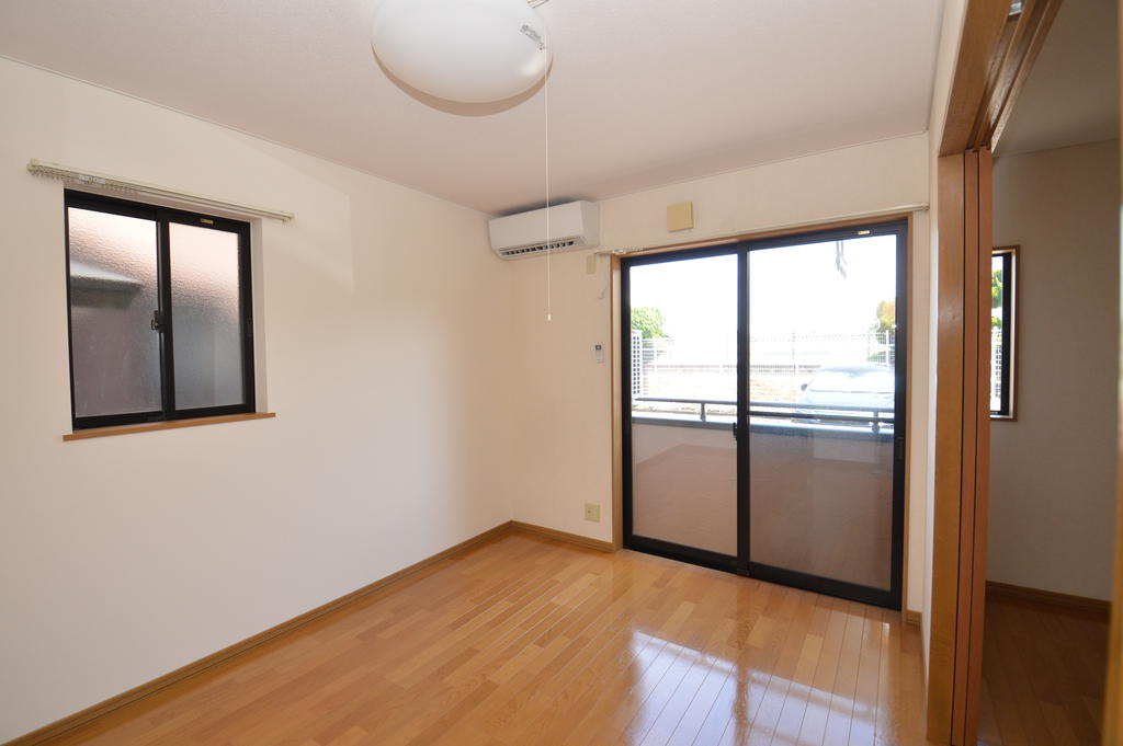 居室・リビング　（参考）他室の写真を使用しています。現況優先となります。