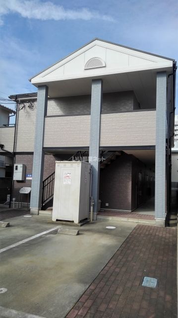 和歌山市小松原のアパートの建物外観