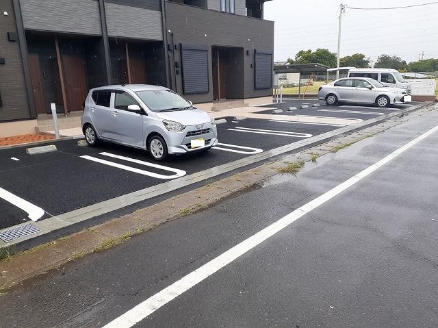 【神栖市柳川のアパートの駐車場】