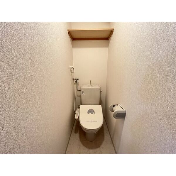 【札幌市中央区南十三条西のマンションのトイレ】