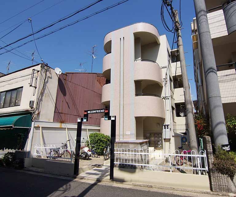 京都市伏見区両替町１１丁目のマンションの建物外観
