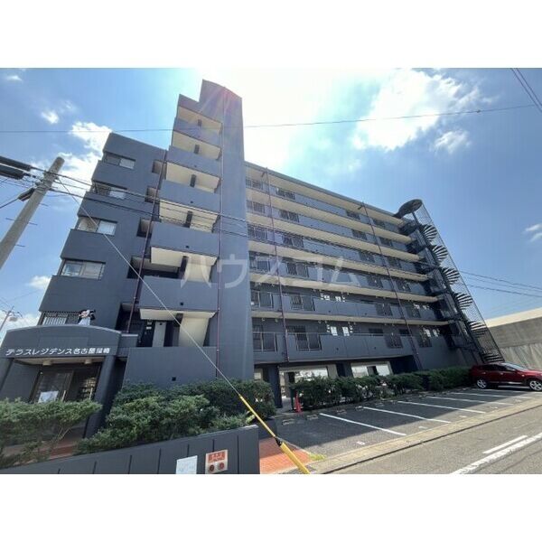 名古屋市南区丹後通のマンションの建物外観