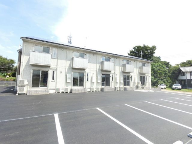 太田市市場町のアパートの建物外観