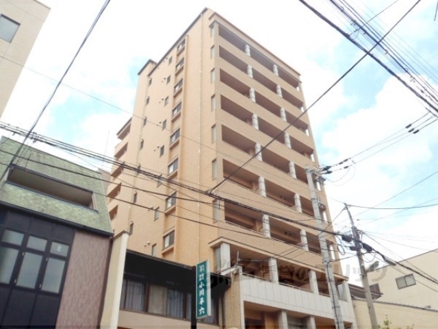 【京都市中京区中之町のマンションの建物外観】