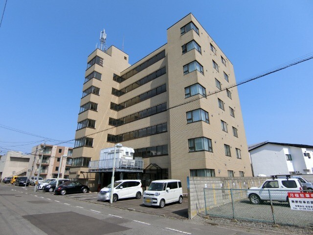 【函館市千歳町のマンションの駐車場】