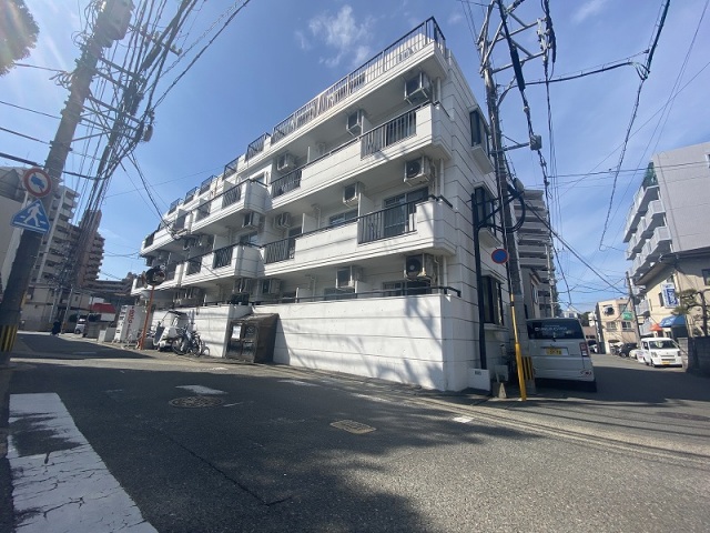 【福岡市南区野間のマンションの建物外観】