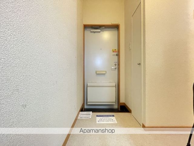 レオパレスSeasideの玄関写真