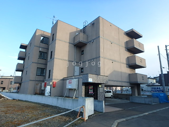 札幌市西区宮の沢一条のマンションの建物外観