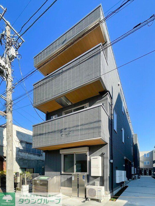 【グラナーデ荒川の建物外観】