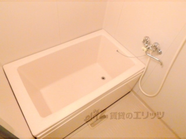 バス・シャワールーム　明るいお風呂です