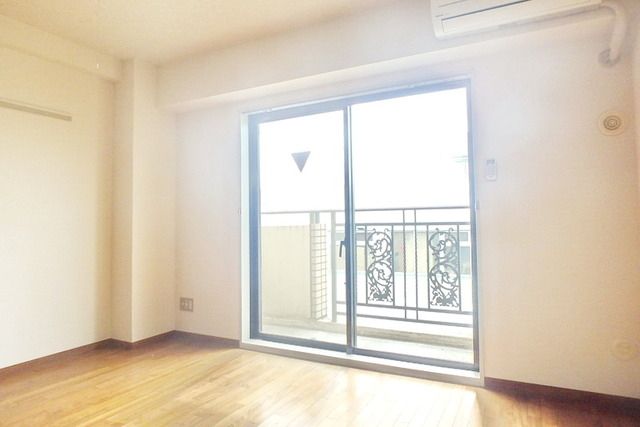 居室・リビング　★明るい洋室★