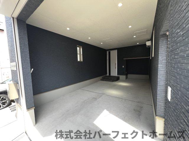 駐車場　Garageハウスシャッター付！１BOX車駐車可能！