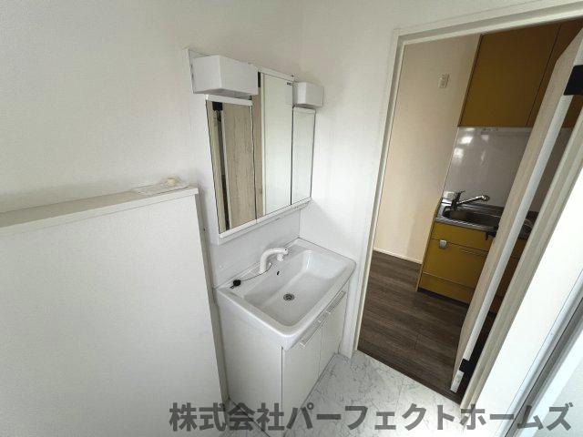 洗面設備　独立洗面台です