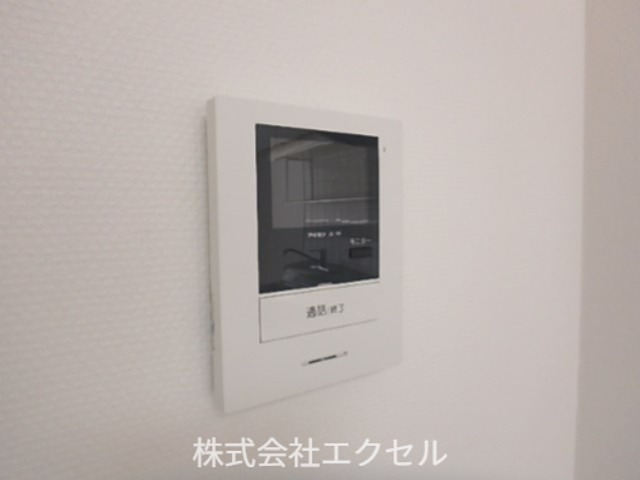 セキュリティ　モニター付きインターホン完備です。