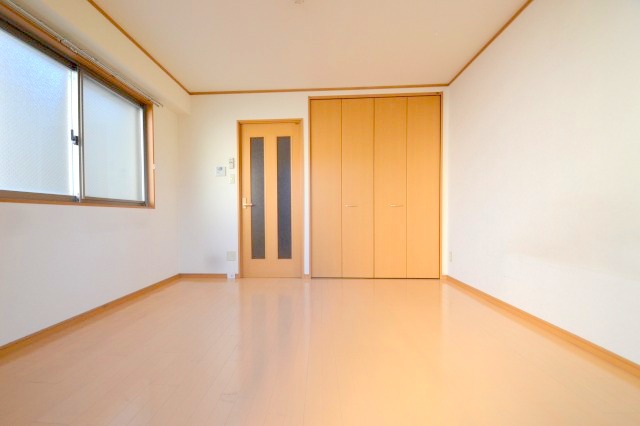 居室・リビング　日当たり良好☆約8帖の広さも魅力♪