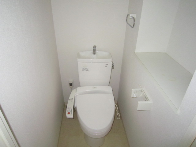 トイレ　※写真は別のお部屋です。現況を優先させて頂きます。