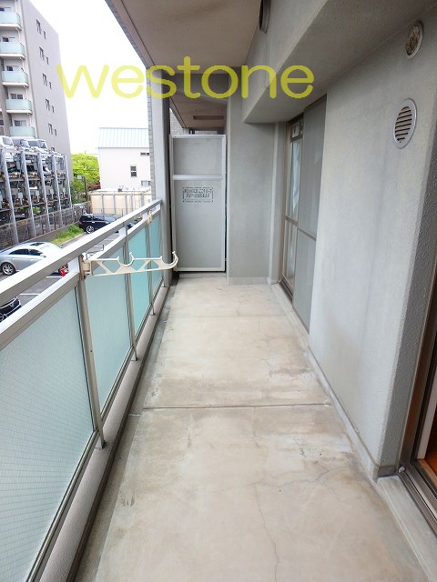 バルコニー　明るいバルコニー