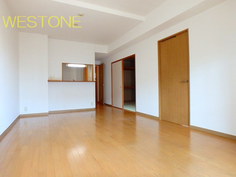 居室・リビング　明るいＬＤＫ