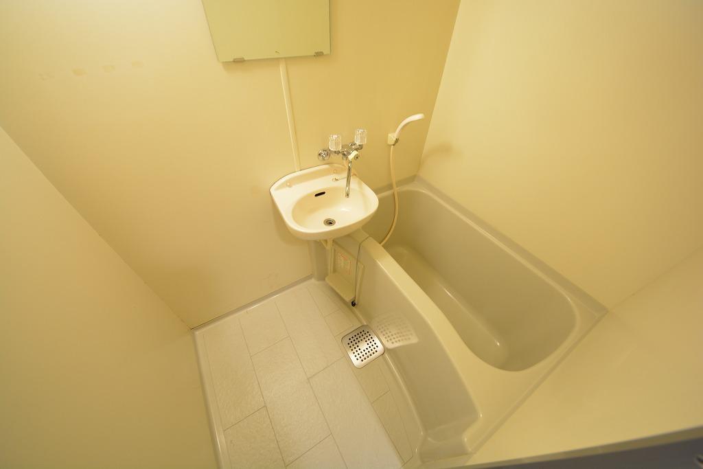 バス・シャワールーム　エステムコート大阪城南　清潔な浴室