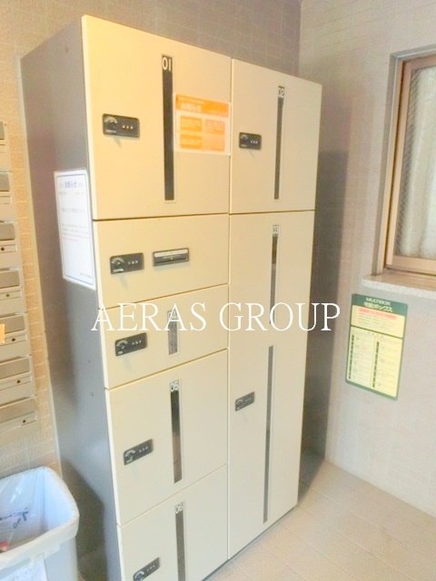 ロビー　宅配ボックス