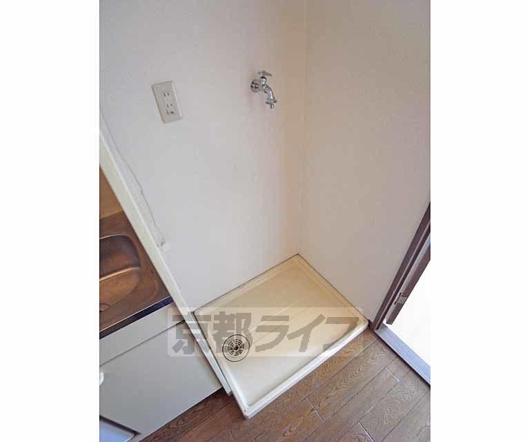 その他設備　室内に洗濯機置けます。