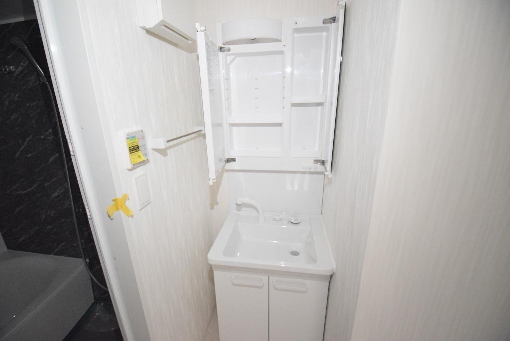 洗面設備　洗髪洗面化粧台