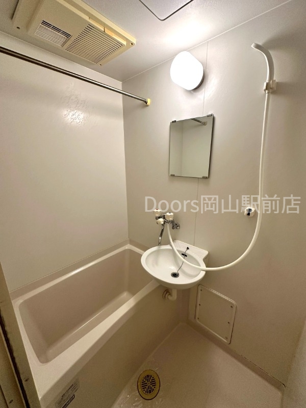 バス・シャワールーム　他のお部屋の写真です。