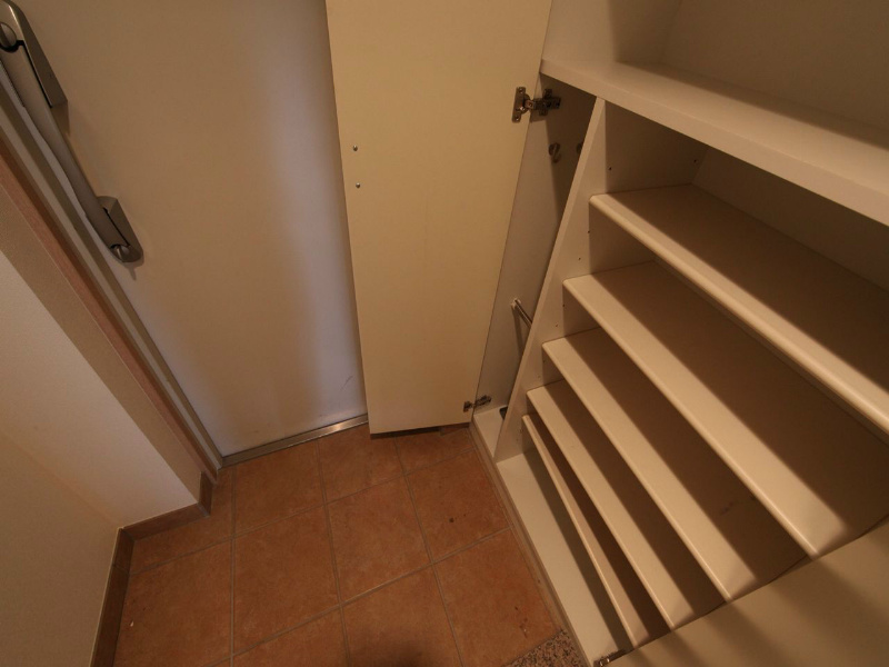 玄関　玄関　シューズボックス（収納充実してます）