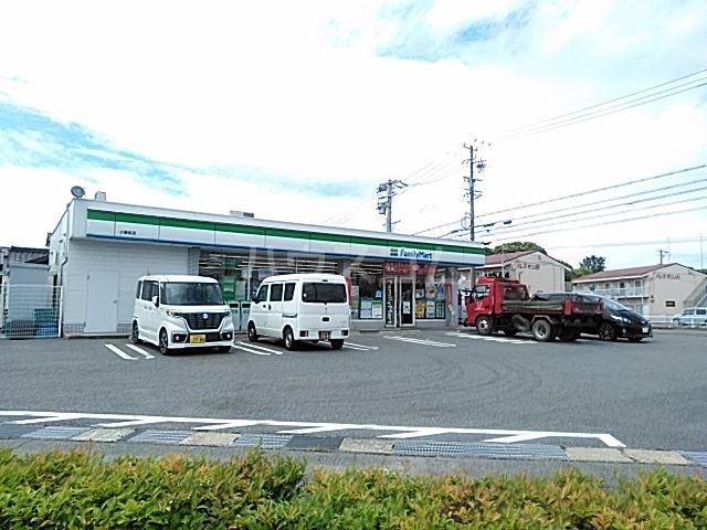 コンビニ　ファミリーマート 小園前店（コンビニ）まで169m