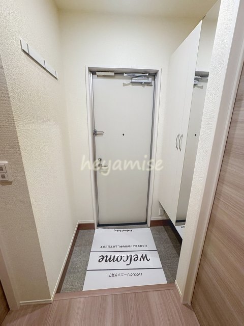 玄関　写真は別号室