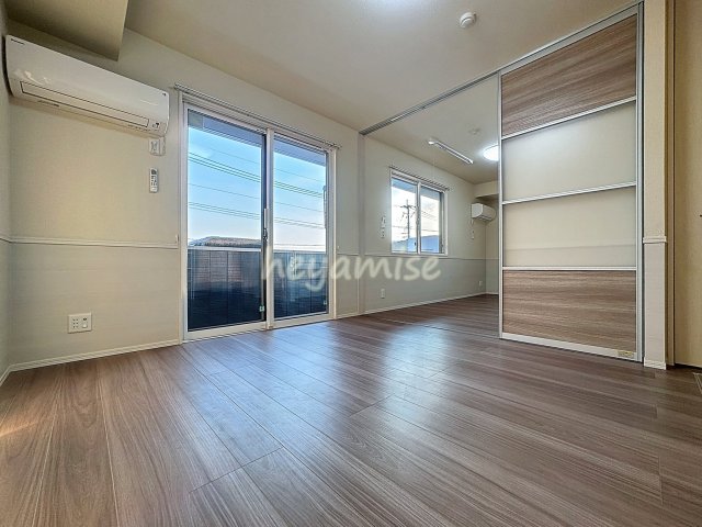 居室・リビング　写真は別号室