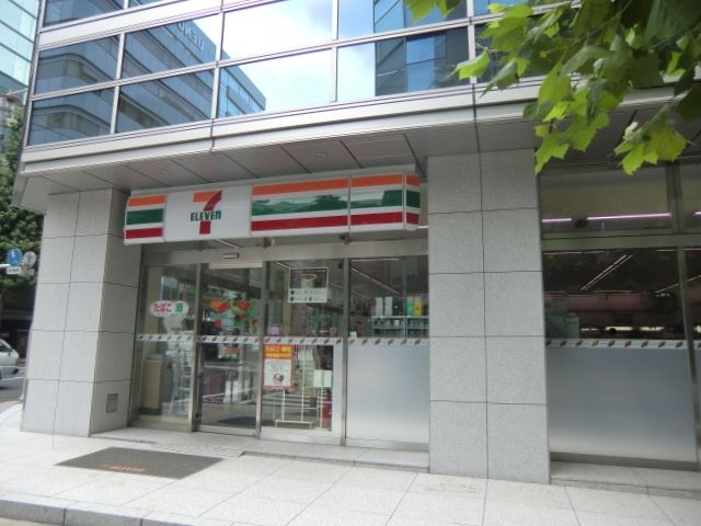 コンビニ　セブンイレブン（コンビニ）まで240m