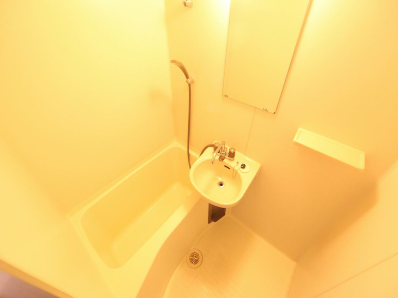 バス・シャワールーム　バスルーム　お風呂トイレ別