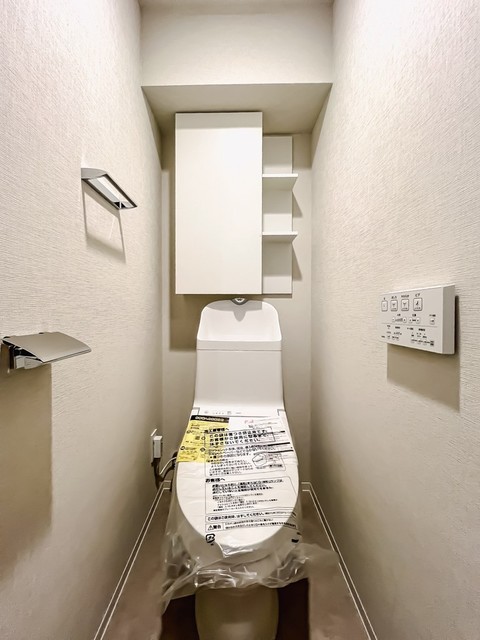 トイレ　※写真は同タイプ住戸です。