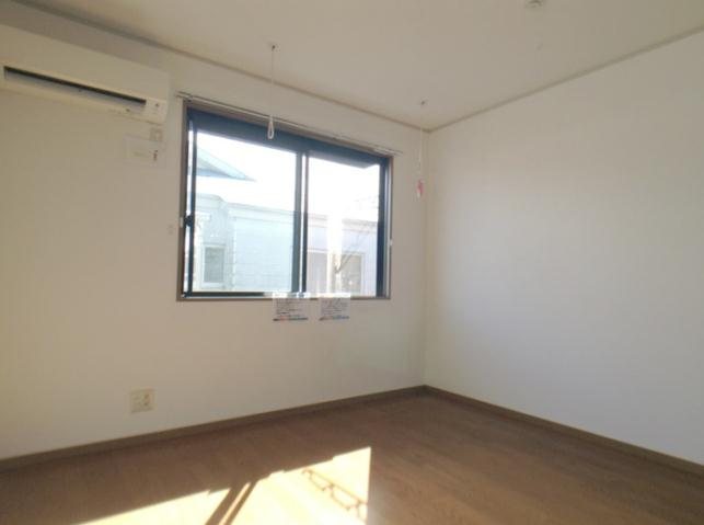 居室・リビング　別号室の参考写真です。